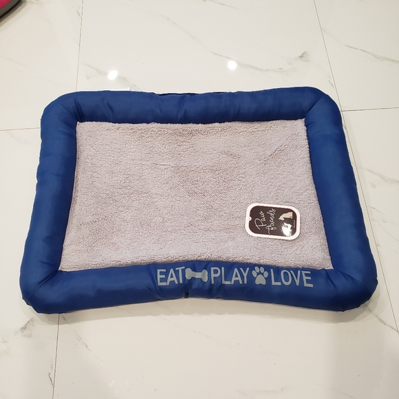 💞SOLD💞Paw Friends Pet Bed - Picture 3 of 7
